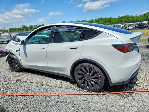 7SAYGDEF5NF308747 2022 TESLA MODEL Y - Image 2