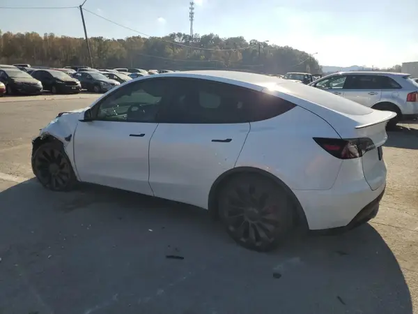 7SAYGDEF5NF313270 2022 TESLA MODEL Y - Image 2