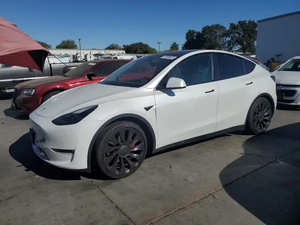 7SAYGDEF5NF317822 2022 TESLA MODEL Y - Image 1
