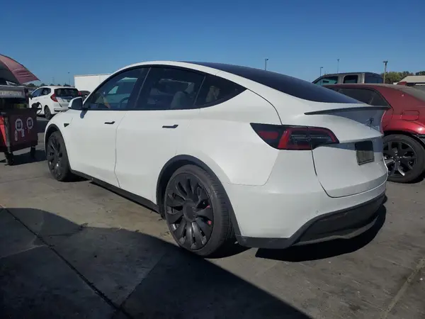 7SAYGDEF5NF317822 2022 TESLA MODEL Y - Image 2