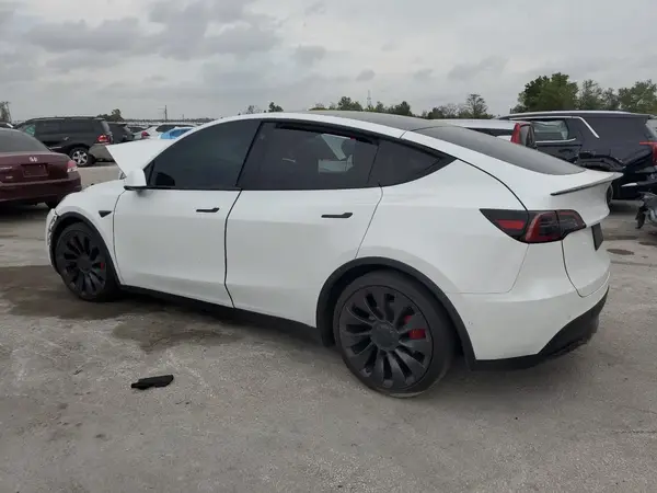 7SAYGDEF5NF323345 2022 TESLA MODEL Y - Image 2
