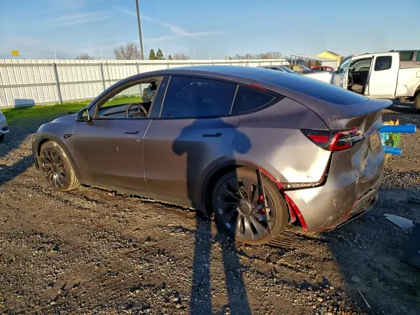 7SAYGDEF5NF340307 2022 TESLA MODEL Y - Image 2