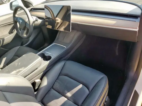 7SAYGDEF5NF367989 2022 TESLA MODEL Y - Image 8
