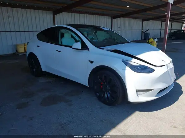 7SAYGDEF5NF368365 2022 TESLA MODEL Y - Image 1