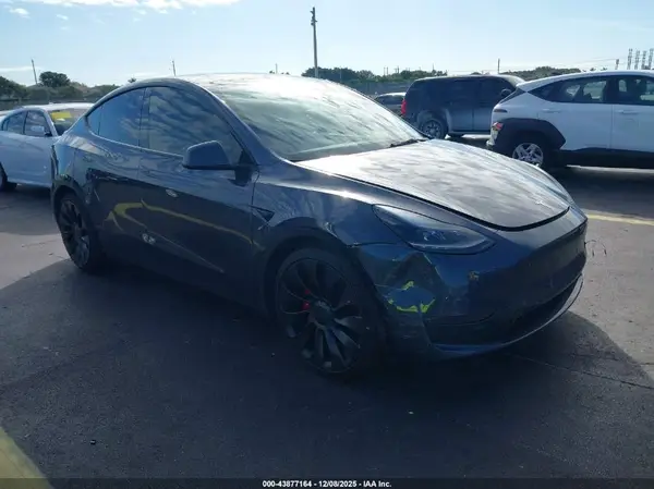 7SAYGDEF5NF373758 2022 TESLA MODEL Y - Image 1