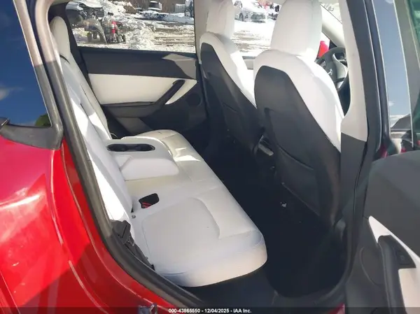 7SAYGDEF5NF377146 2022 TESLA MODEL Y - Image 8