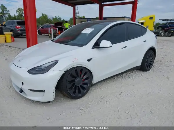 7SAYGDEF5NF379205 2022 TESLA MODEL Y - Image 2