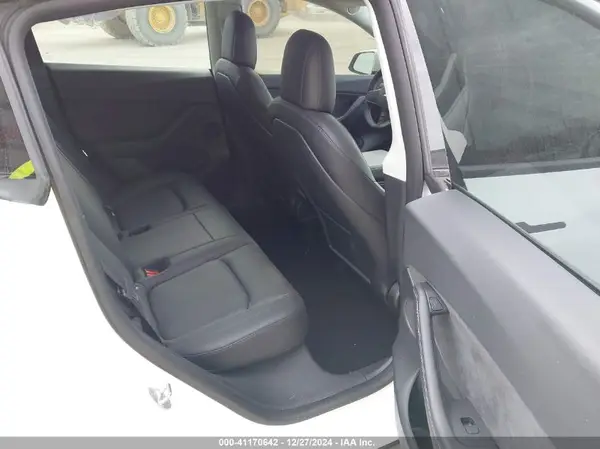 7SAYGDEF5NF379205 2022 TESLA MODEL Y - Image 8
