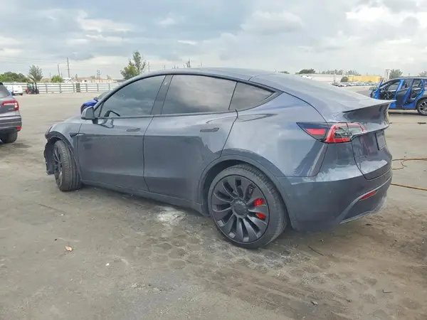 7SAYGDEF5NF379673 2022 TESLA MODEL Y - Image 2