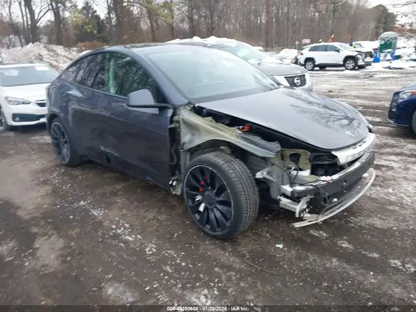 7SAYGDEF5NF380614 2022 TESLA MODEL Y - Image 1
