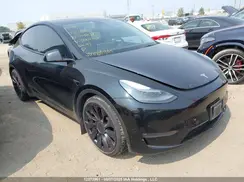 7SAYGDEF5NF381021 2022 TESLA MODEL Y
