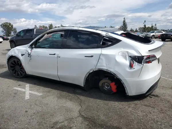7SAYGDEF5NF381195 2022 TESLA MODEL Y - Image 2