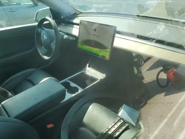 7SAYGDEF5NF382038 2022 TESLA MODEL Y - Image 8
