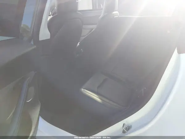 7SAYGDEF5NF396182 2022 TESLA MODEL Y - Image 8
