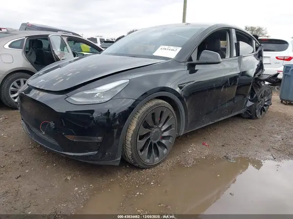 7SAYGDEF5NF401073 2022 TESLA MODEL Y - Image 2