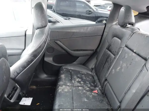 7SAYGDEF5NF401073 2022 TESLA MODEL Y - Image 8
