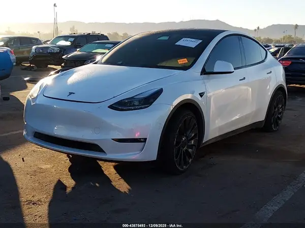 7SAYGDEF5NF403843 2022 TESLA MODEL Y - Image 2
