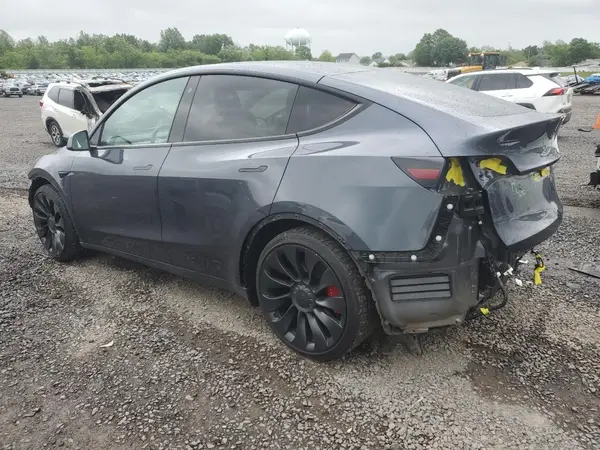 7SAYGDEF5NF407035 2022 TESLA MODEL Y - Image 2