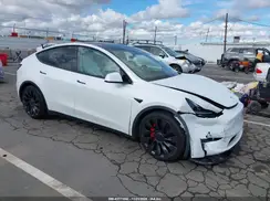 7SAYGDEF5NF409819 2022 TESLA MODEL Y