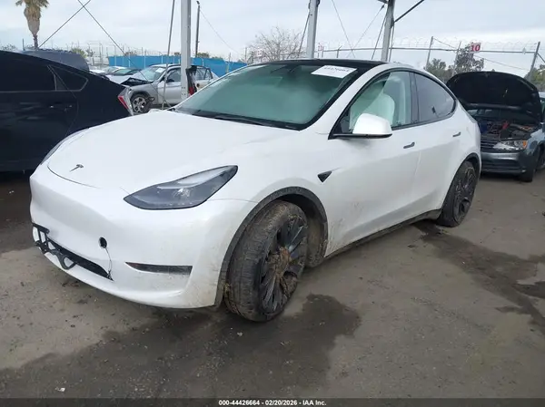 7SAYGDEF5NF410534 2022 TESLA MODEL Y - Image 2