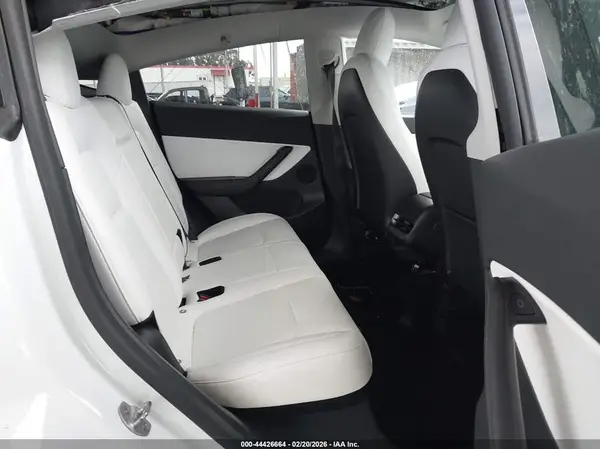 7SAYGDEF5NF410534 2022 TESLA MODEL Y - Image 8