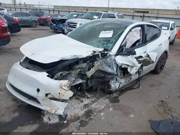 7SAYGDEF5NF415345 2022 TESLA MODEL Y - Image 2