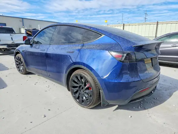 7SAYGDEF5NF437684 2022 TESLA MODEL Y - Image 2