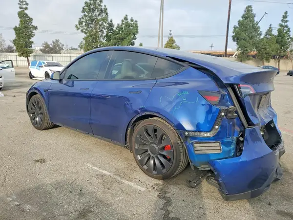 7SAYGDEF5NF451519 2022 TESLA MODEL Y - Image 2