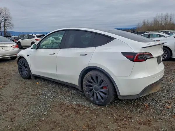 7SAYGDEF5NF461936 2022 TESLA MODEL Y - Image 2