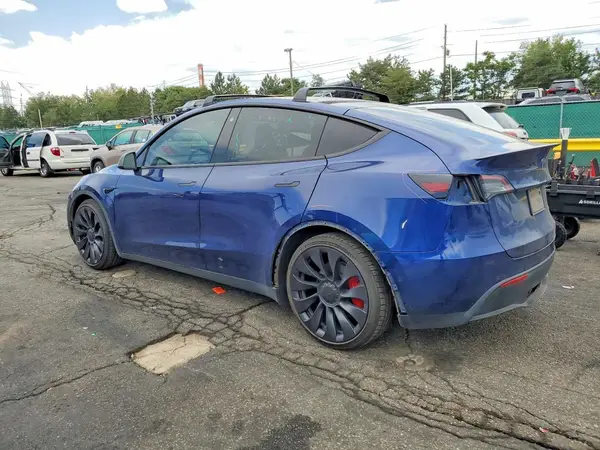 7SAYGDEF5NF463671 2022 TESLA MODEL Y - Image 2