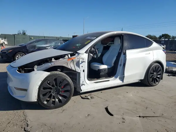7SAYGDEF5NF464416 2022 TESLA MODEL Y - Image 1