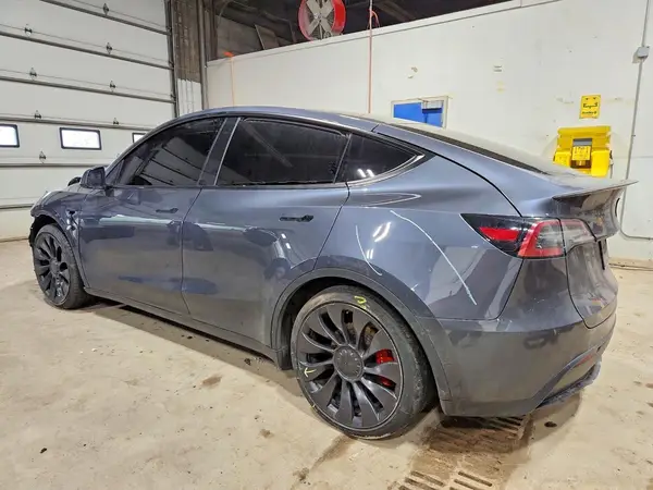 7SAYGDEF5NF465338 2022 TESLA MODEL Y - Image 2