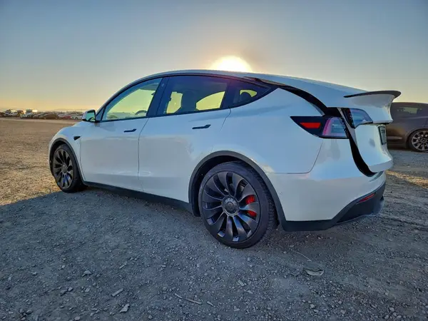 7SAYGDEF5NF491082 2022 TESLA MODEL Y - Image 2