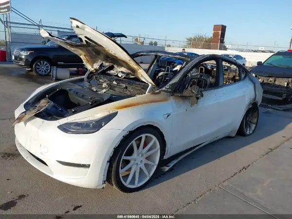 7SAYGDEF5NF493205 2022 TESLA MODEL Y - Image 2