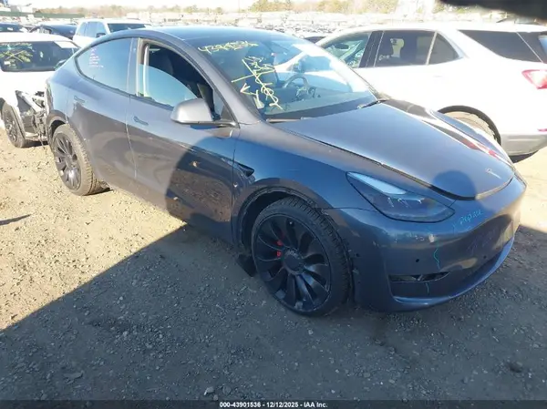7SAYGDEF5NF500654 2022 TESLA MODEL Y - Image 1