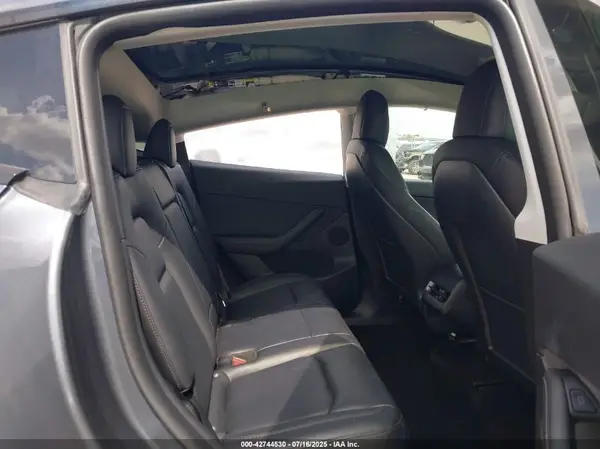 7SAYGDEF5NF505109 2022 TESLA MODEL Y - Image 8