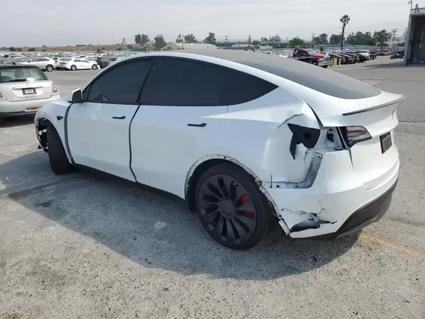7SAYGDEF5NF510472 2022 TESLA MODEL Y - Image 2
