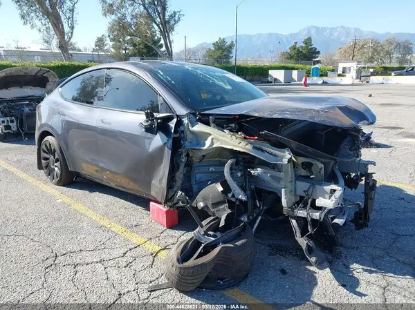 7SAYGDEF5NF511752 2022 TESLA MODEL Y - Image 1