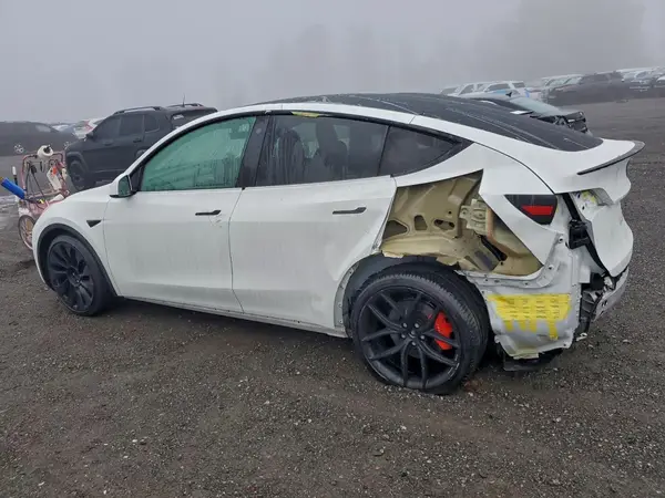7SAYGDEF5NF513596 2022 TESLA MODEL Y - Image 2