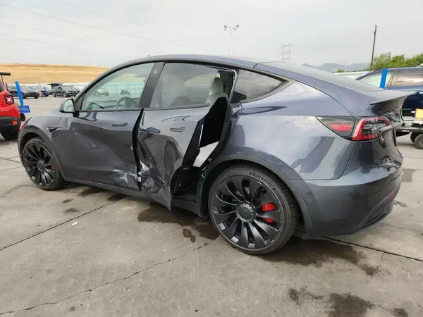 7SAYGDEF5NF514943 2022 TESLA MODEL Y - Image 2