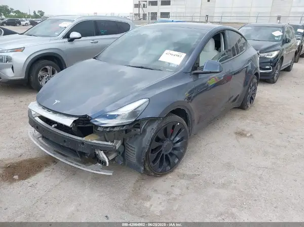 7SAYGDEF5NF516384 2022 TESLA MODEL Y - Image 2