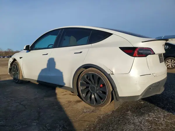 7SAYGDEF5NF518166 2022 TESLA MODEL Y - Image 2
