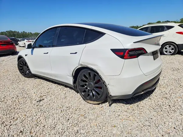 7SAYGDEF5NF523528 2022 TESLA MODEL Y - Image 2