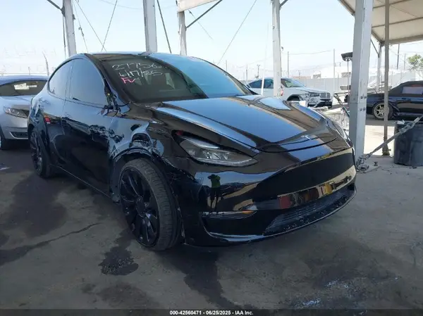 7SAYGDEF5NF531158 2022 TESLA MODEL Y - Image 1
