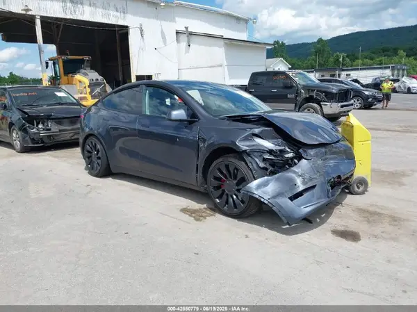 7SAYGDEF5NF534867 2022 TESLA MODEL Y - Image 1