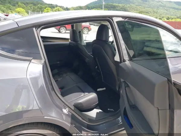7SAYGDEF5NF534867 2022 TESLA MODEL Y - Image 8