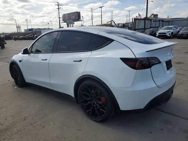 7SAYGDEF5NF538191 2022 TESLA MODEL Y - Image 2