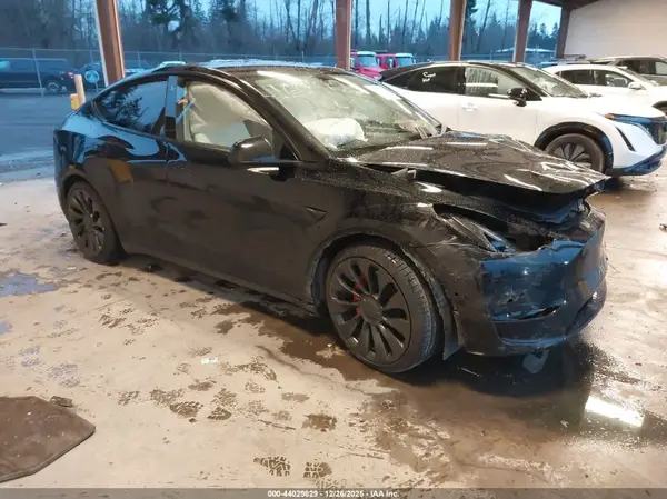 7SAYGDEF5NF544489 2022 TESLA MODEL Y - Image 1
