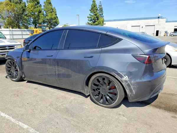 7SAYGDEF5NF546694 2022 TESLA MODEL Y - Image 2