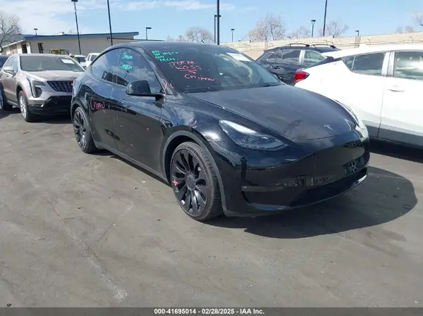 7SAYGDEF5NF550549 2022 TESLA MODEL Y - Image 1